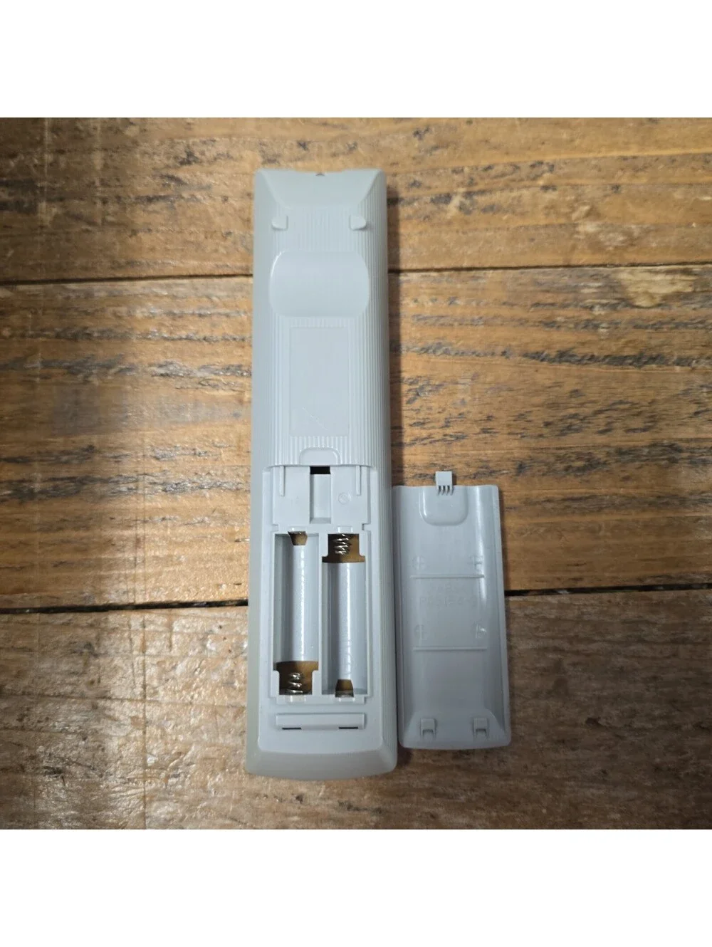 Genuine Sony RM-YD005 TV Remote Control for KDL-40S2000 KDL-26S2000 KDL-32S20L1